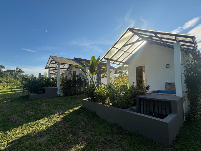 Front of property 4, Valle de Angeles, Guamal