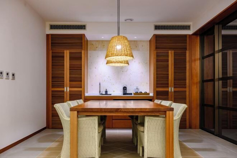 Dining 5, Ciel et mer SESOKO Suite, Motobu