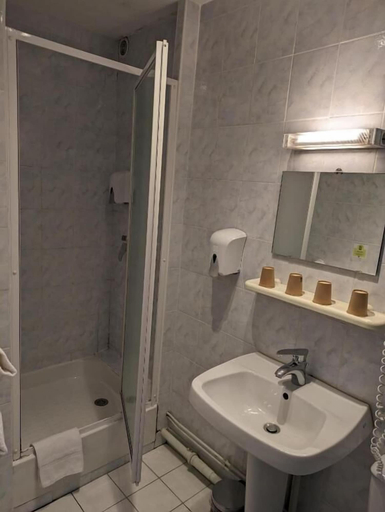 Bathroom 3, Hôtel Le Millésime, Corrèze