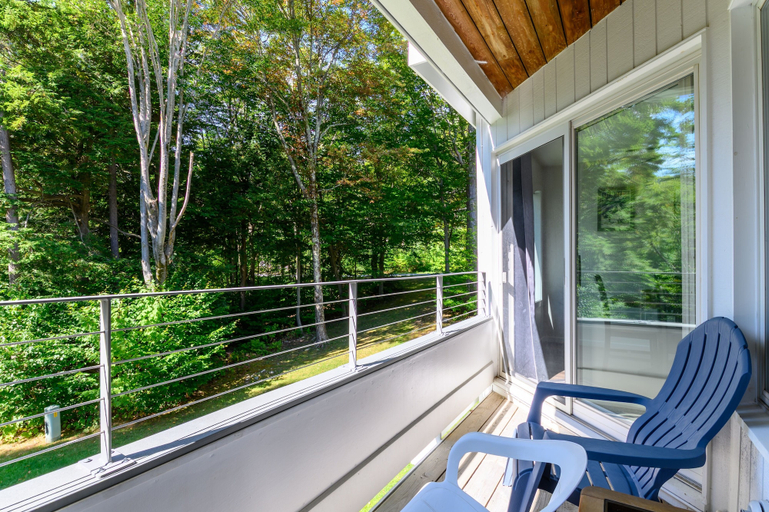 Property grounds 2, Glades 14 1 Bedroom Condo, Washington