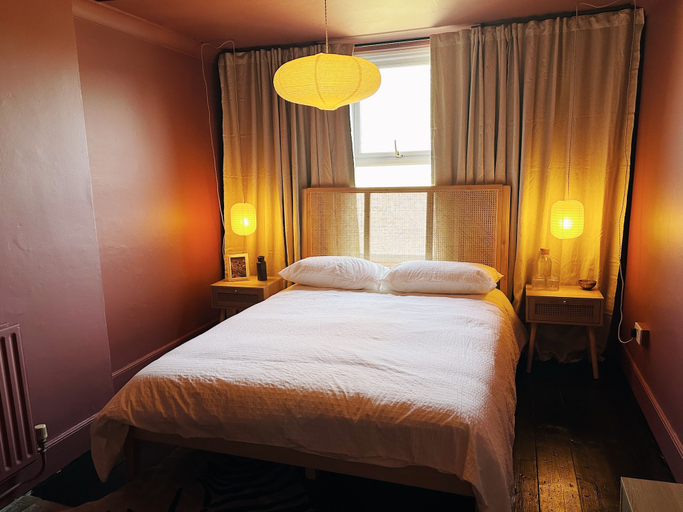 Room 5, Margate Manor, Kent