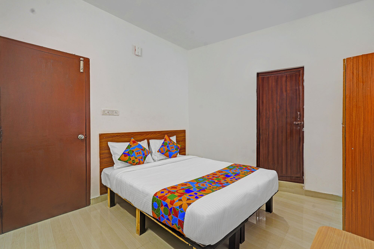Room 3, Fabexpress Ss Residency, Kancheepuram