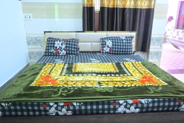 Room 3, Royal Guest House, Faizabad