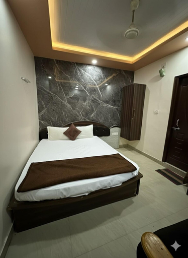 Bedroom 2, Hotel Mahaveer International, Varanasi