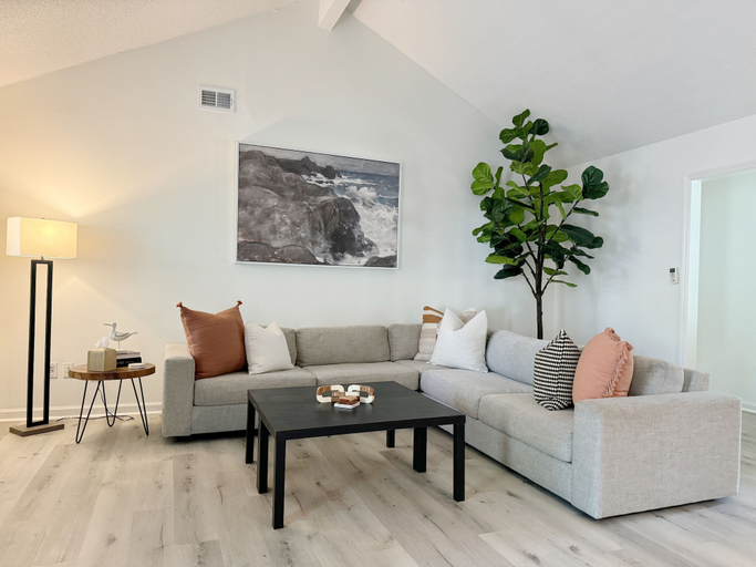 Living area, Modern Home Near Beach & City Dog Friendly, Chatham