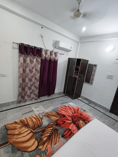 Room 3, Shree Shyam Paying Guest House, Varanasi
