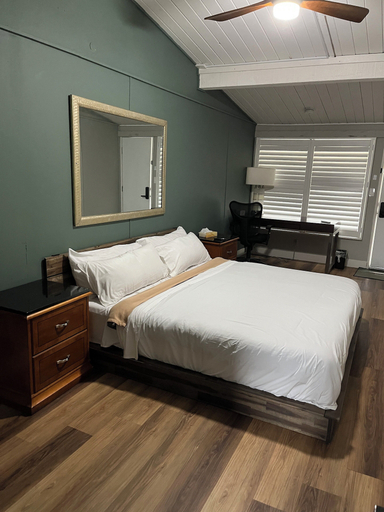 Room 3, Studio 9 Big Bear, San Bernardino