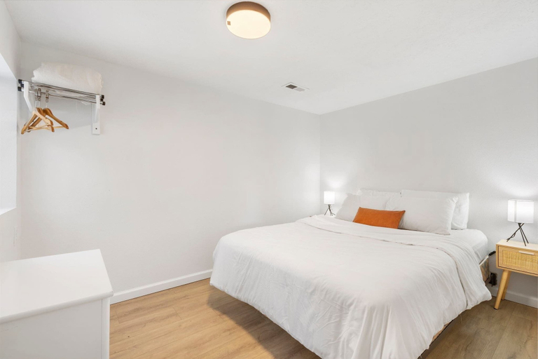 Bedroom 3, Mystic Woods Trio Branson, Stone