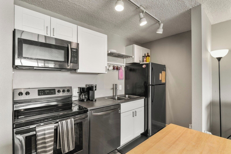 Private kitchen 3, Sky High Studio in Downtown Denver, Denver