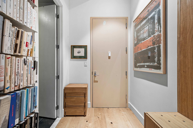 Room 2, Havemeyer by Rove Travel Duplex Loft w Terrace, New York