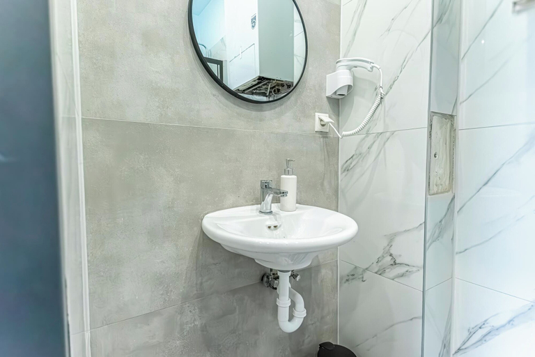 Bathroom 4, 9BR Apts in the Heart of Vienna, Wien