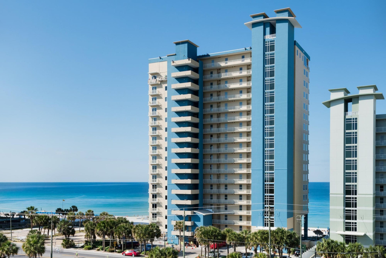 Exterior & Views 2, Grandview East 301, Bay