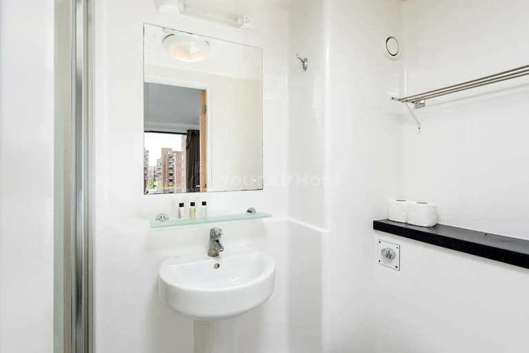 Bathroom 3, Student Only AXO Camden, London