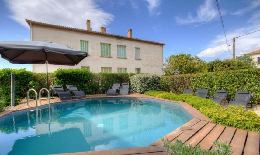 Pool, A L'ombre Du Clocher, Haute-Corse