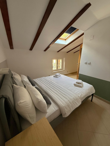 Room 4, Casa Campana