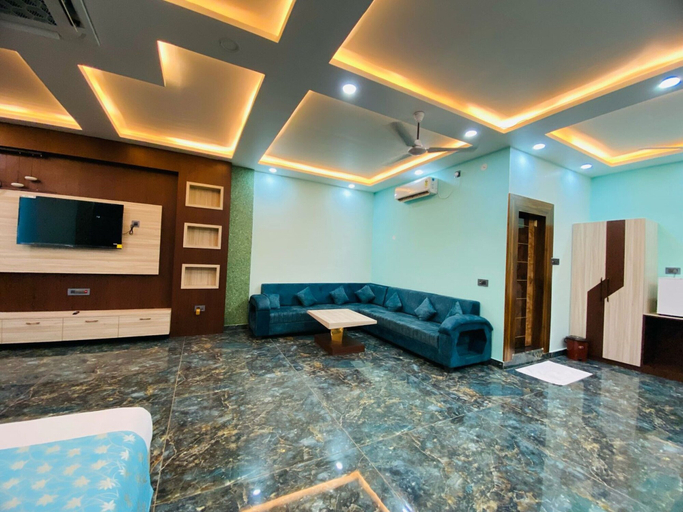 Room 4, VRINDA HERITAGE HOTEL & BANQUET HALL, Siwan