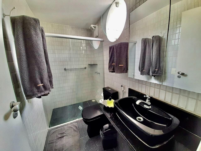 Bathroom 5, Vila Mar Hotel, Olinda
