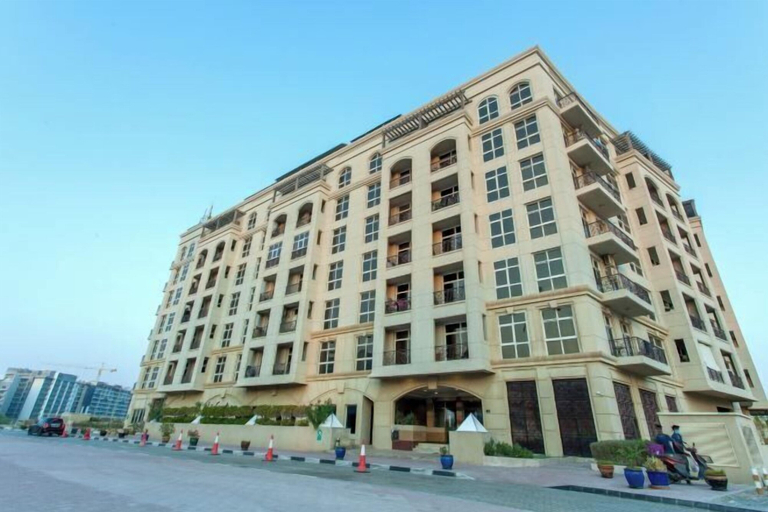 Exterior 2, bnbme Luxury Al Barsha Apt near Miracle Garden, Dubai