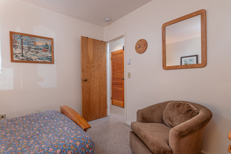 Interior 2, 100 Snow Creek 2 Bedroom Condo, Washington