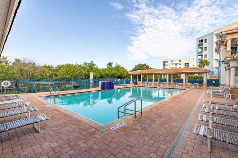 Pool 4, Oceanwalk 9-302, Volusia