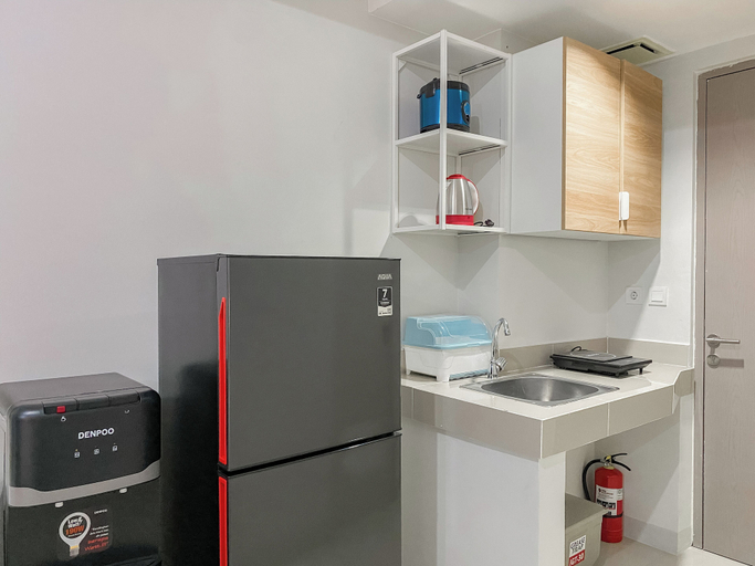 Private kitchen 2, Relaxing And Simply Studio Vasanta Innopark Apartment, Cikarang