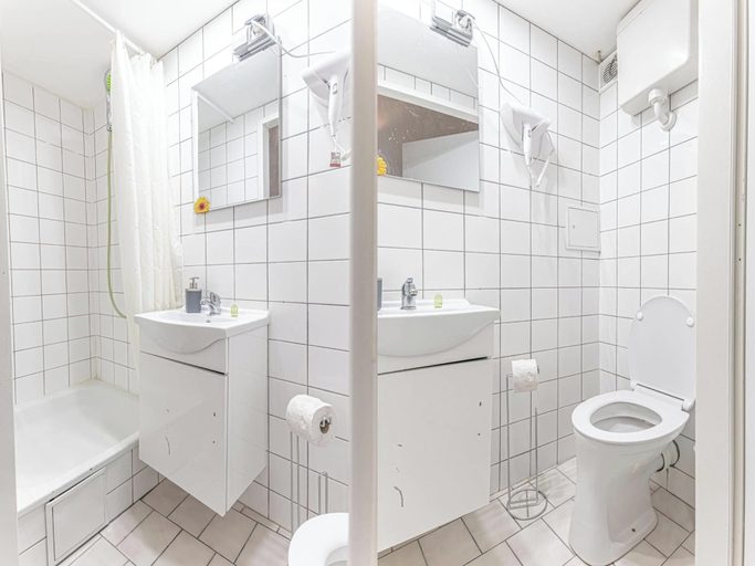 Bathroom, Comfy Apt Long Stay Near Praterstern, Wien