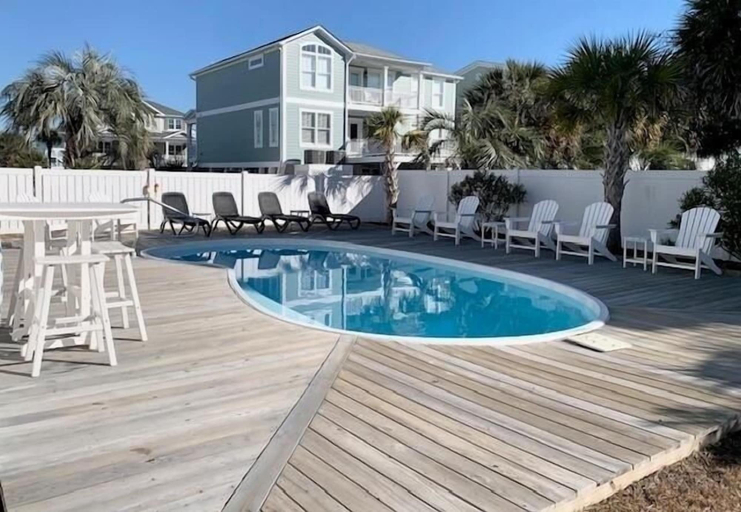 Pool 5, Absolute Bliss Private 4 Bedroom Home by RedAwning, Brunswick