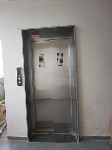 Elevator 4, Hotel R Gold, Vadodara