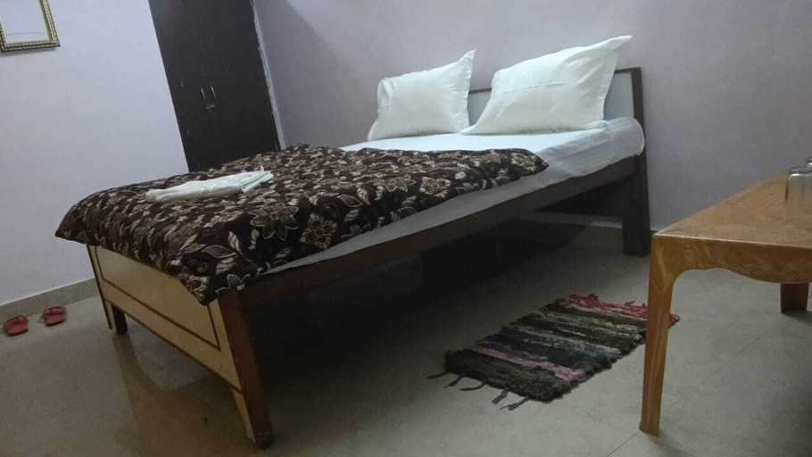 Room 2, Hotel Trishla Inn Lodging & Boarding, Gwalior