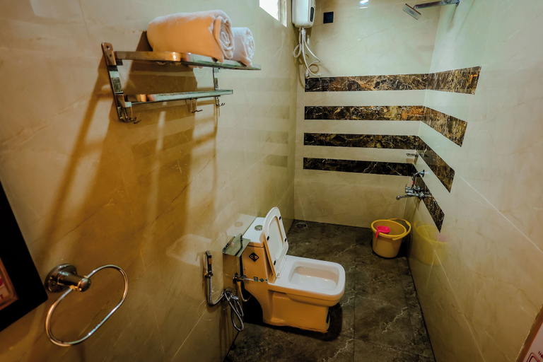 Bathroom, Cozy Gokarna Beach Stay, Uttara Kannada