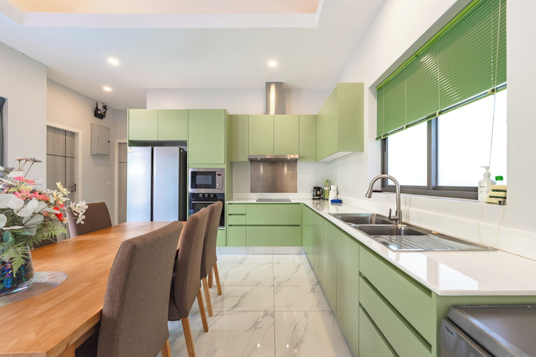 Dining 4, 3BR Walk to Beach 7 Min to Beach V189, Phuket Island