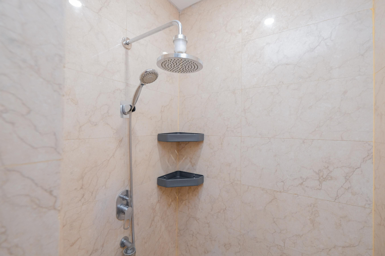 Bathroom 5, Compact Designed 1BR Apartment L'Avenue Pancoran By Travelio, Jakarta Selatan