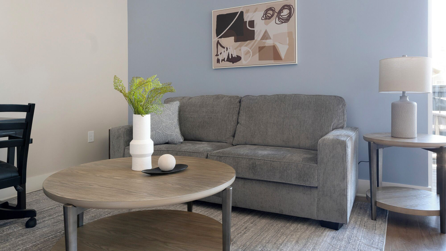 Living area 4, Landing Apartments - Oakwood, Hall