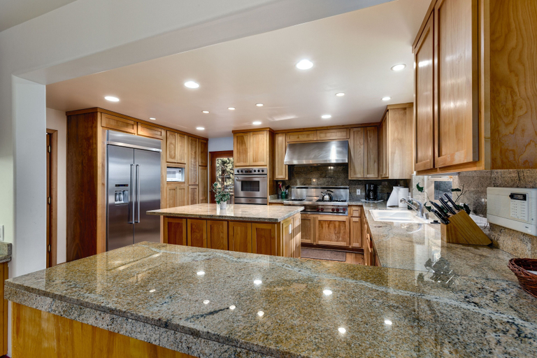 Private kitchen 5, Silver Rock Lodge 5 Bedroom Home, Douglas