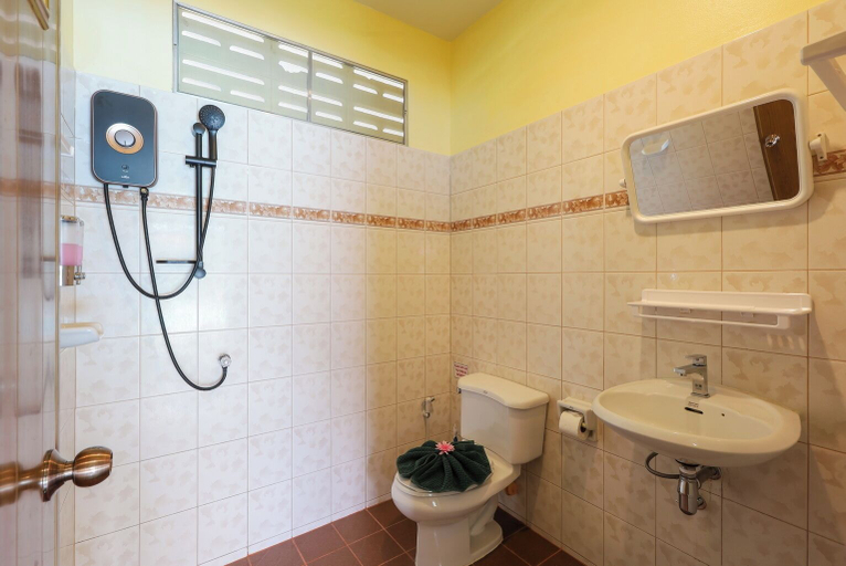 Bathroom 4, The Gold-Digger's Resort, Phuket Island