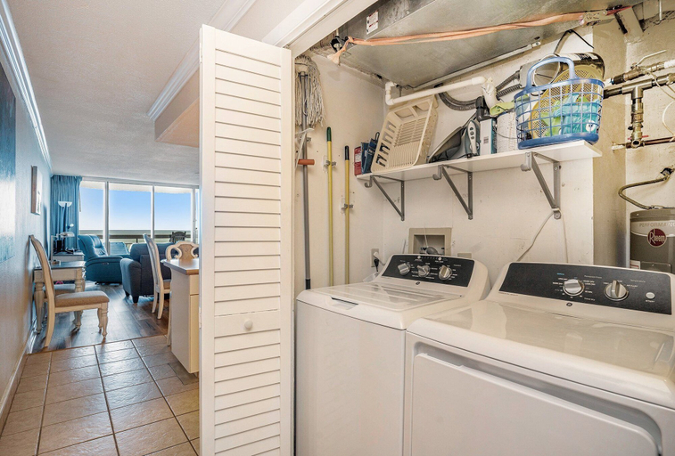 Interior 4, 1405 Waters Edge Resort 1 Bedroom Condo by RedAwning, Georgetown