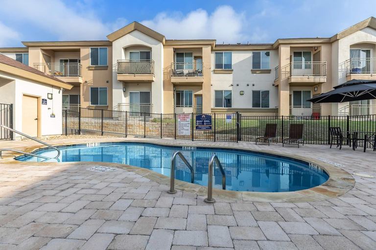 Front of property, The Cedars Grand, Williamson