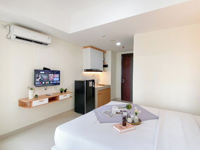 Living area, Studio With Direct Access Mall At Pollux Chadstone Apartment, Cikarang