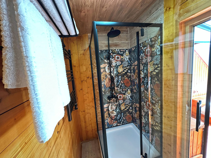 Bathroom 3, NIka Hotel and Club, Shuakhevi