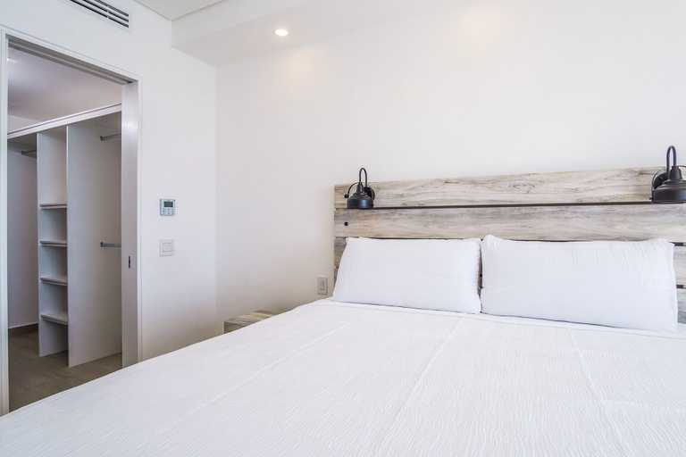 Room 2, Breathtaking 3 Bedroom Condo Encantame Towers Velero 1801, Puerto Peñasco