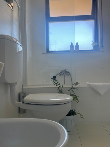 Bathroom 3, B&B Lary, Pescara