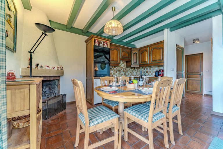 Others 5, Chalet Niverolles, Savoie