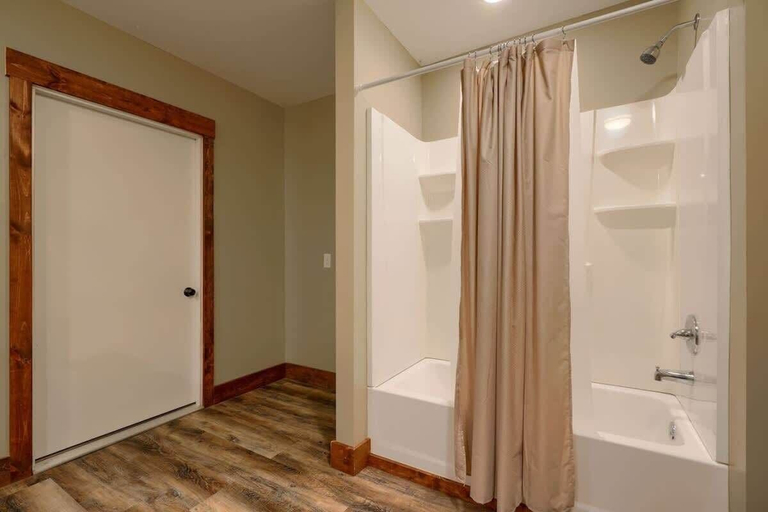 Bathroom 4, Tranquil Heights Cabin In Hocking Hills- HOT Tub!, Vinton