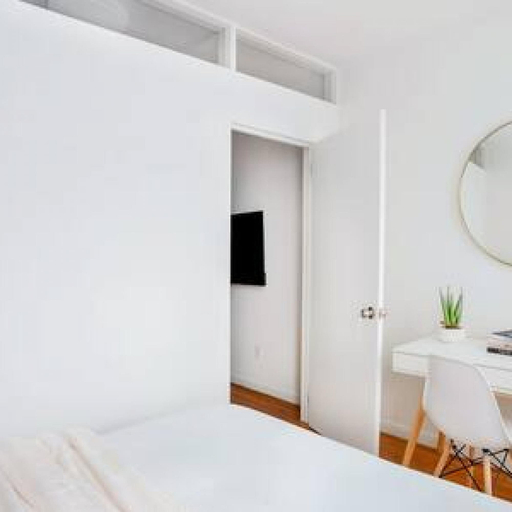 Room 3, 444-4d Prime Studio Hell s Kitchen, New York