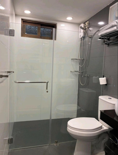 Bathroom 3, Islas Moriones Beach Resort, Santa Cruz