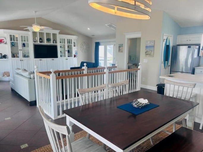 Dining 5, 218 Brunswick 3 Bedroom Home by RedAwning, Brunswick
