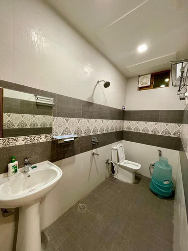 Bathroom 5, Royal Celebration, Lucknow