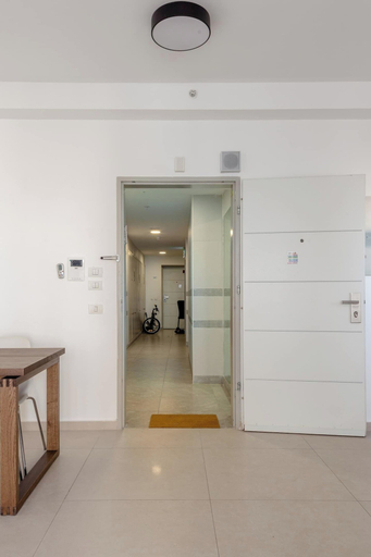 In-room dining 4, Luxury 3BR APT 33 Floor See View Tower