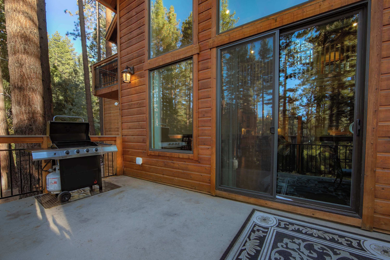 Terrace/patio, The T-pot Chalet for 12, El Dorado