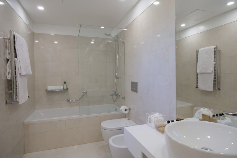 Bathroom 5, Quinta da Maquia Hotel, Sintra